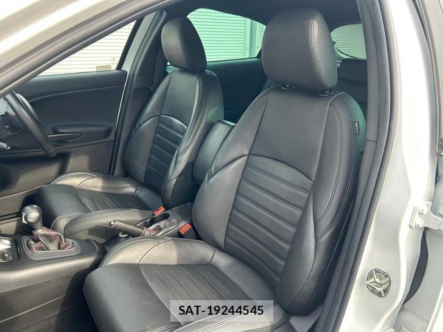 ALFA ROMEO GIULIETTA 2019-07 8012587-16