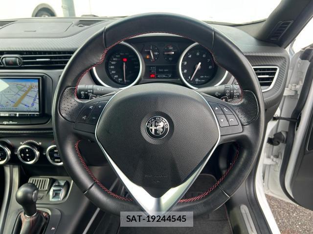 ALFA ROMEO GIULIETTA 2019-07 8012587-19