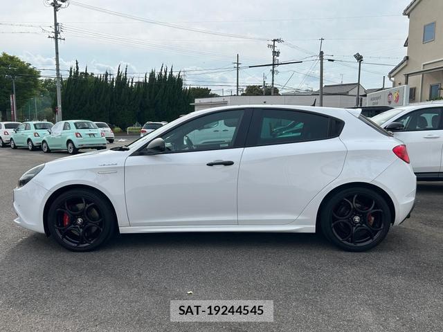 ALFA ROMEO GIULIETTA 2019-07 8012587-8