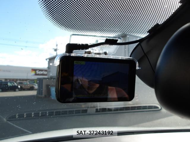 VolksWagen GOLF 2012-03 8007637-16