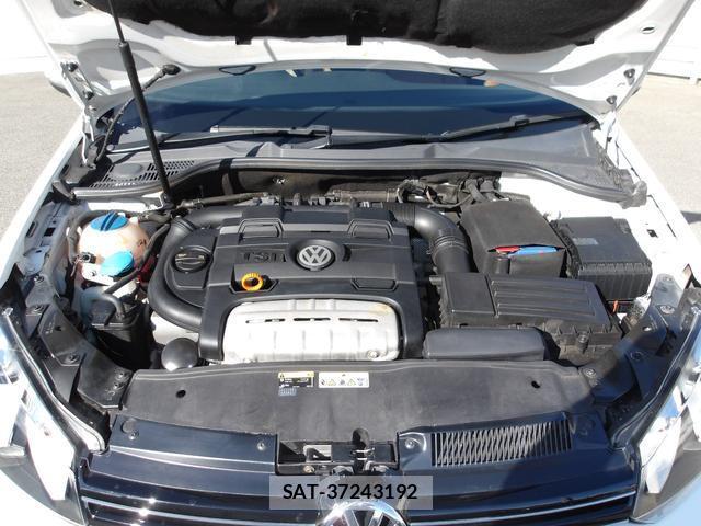 VolksWagen GOLF 2012-03 8007637-18