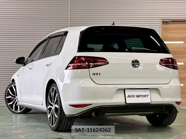 VolksWagen GOLF GTI 2014-11 8007617-15