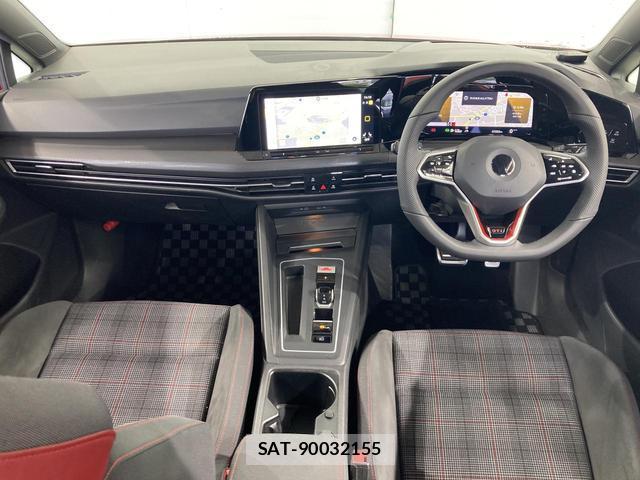 VolksWagen GOLF GTI 2022-04 7812006-2