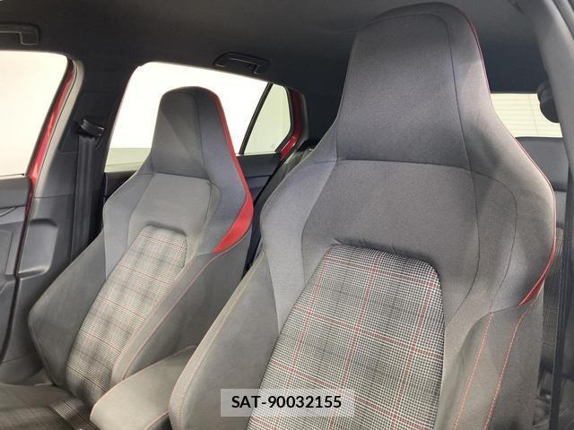 VolksWagen GOLF GTI 2022-04 7812006-9