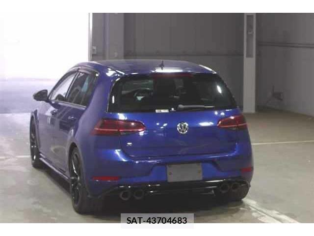 VolksWagen GOLF R 2018-01 8009300-1