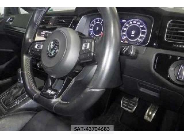VolksWagen GOLF R 2018-01 8009300-4