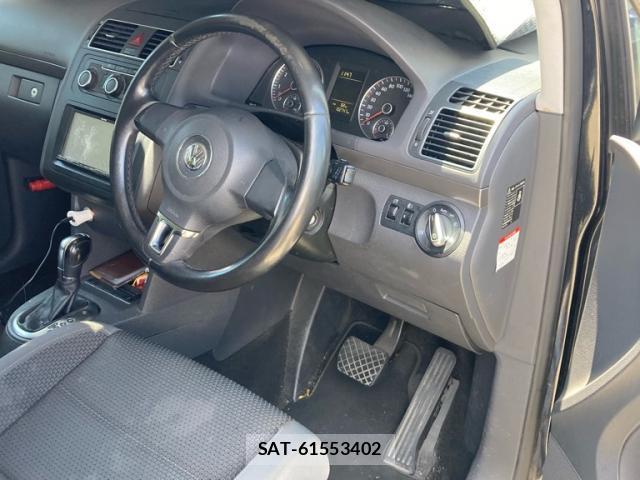 VolksWagen GOLF TOURAN 2013-08 8005805-8