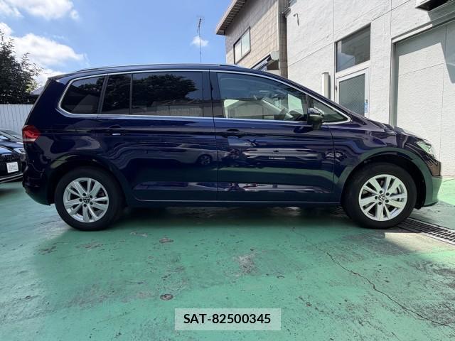 VolksWagen GOLF TOURAN 2024-04 8007686-12