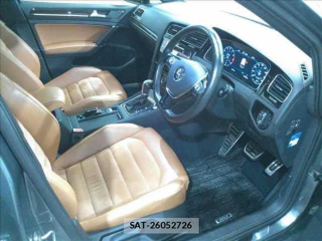 VolksWagen GOLF 2018-03 8009351-3