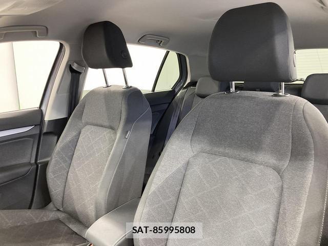 VolksWagen GOLF 2024-06 7812005-12
