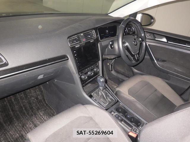VolksWagen GOLF 2018-06 8010286-2