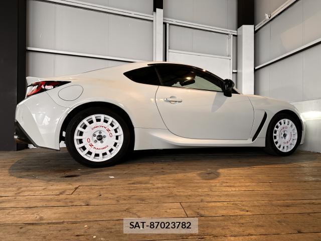 Toyota GR86 2022-09 8009183-14