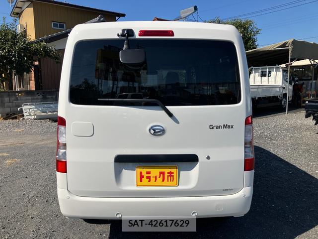 Daihatsu MAX 2025-09 8011952-18