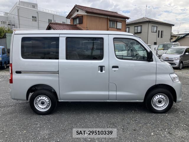 Daihatsu MAX 2025-08 8011955-3