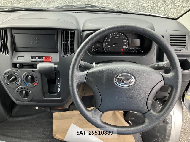 Daihatsu MAX 2025-08 8011955-8