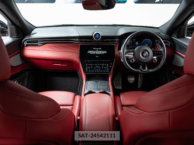 Maserati Grecale 2023-12 8007746-3