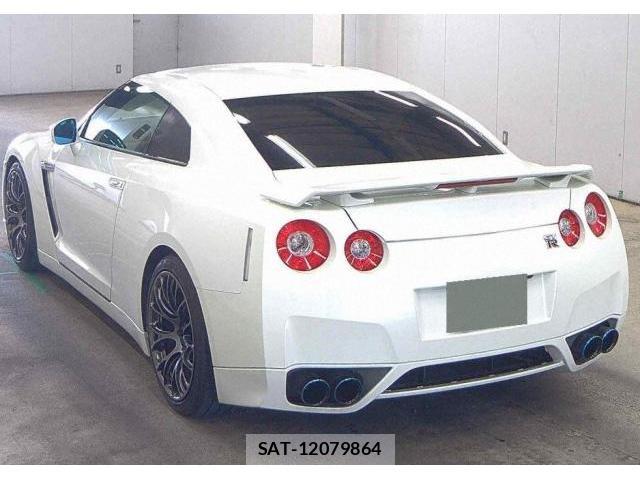 Nissan GT-R 2008-03 8006945-1