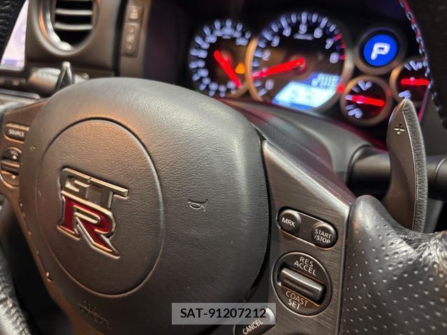 Nissan GT-R 2014-02 8009753-10