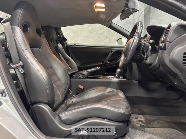 Nissan GT-R 2014-02 8009753-5