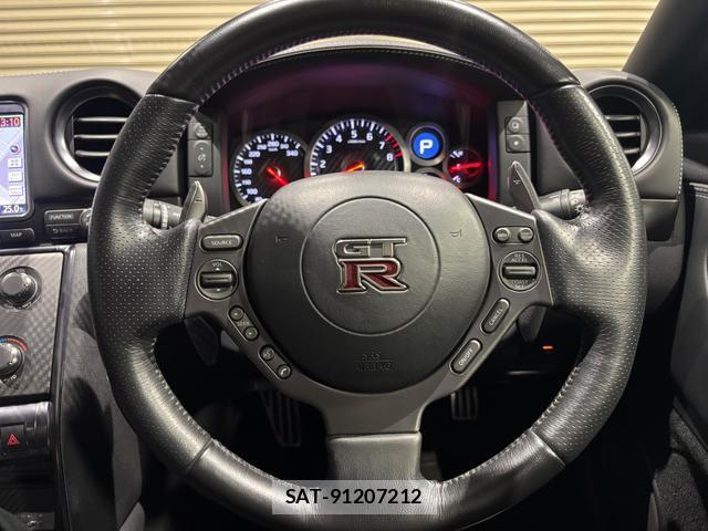 Nissan GT-R 2014-02 8009753-6