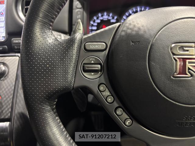 Nissan GT-R 2014-02 8009753-8