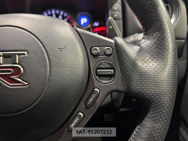 Nissan GT-R 2014-02 8009753-9