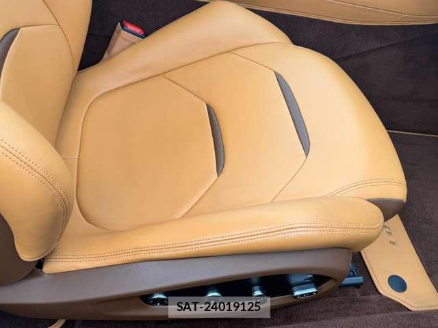 Ferrari GTC4 2018-04 8011456-13
