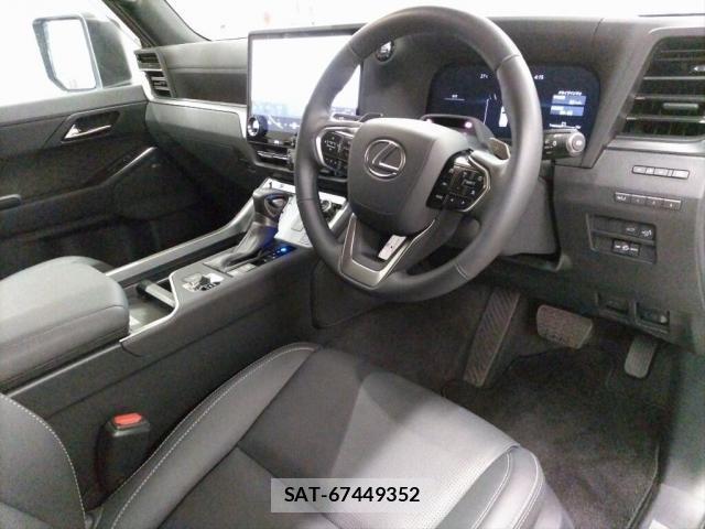 Lexus GX 2025-10 8010266-2