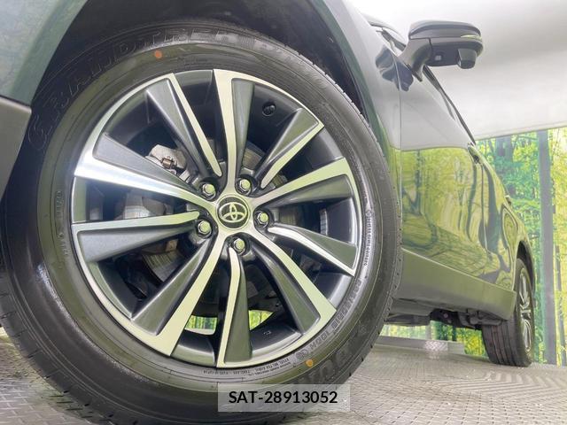 Toyota HARRIER HYBRID 2023-11 8005784-12
