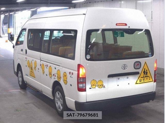 Toyota HIACE COMMUTER 2016-09 8009014-1