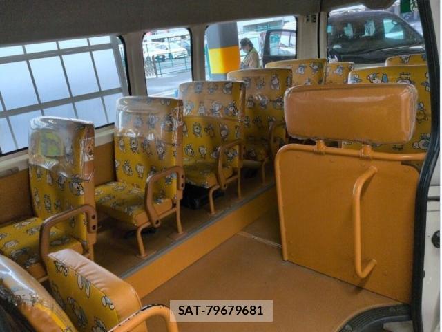 Toyota HIACE COMMUTER 2016-09 8009014-2