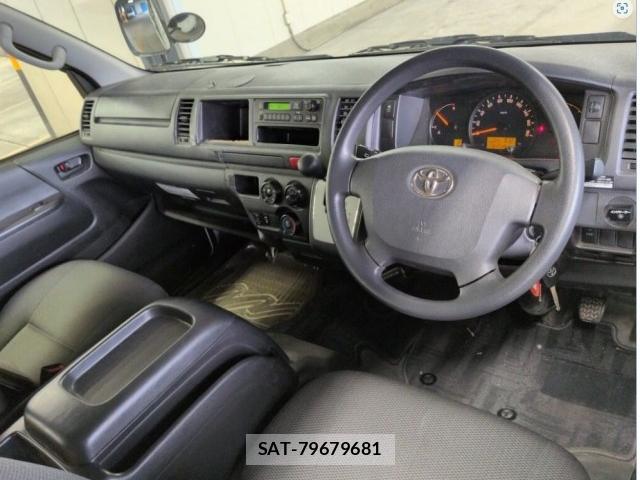 Toyota HIACE COMMUTER 2016-09 8009014-3