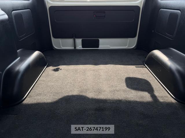 Toyota HIACE VAN 2014-06 8006032-17