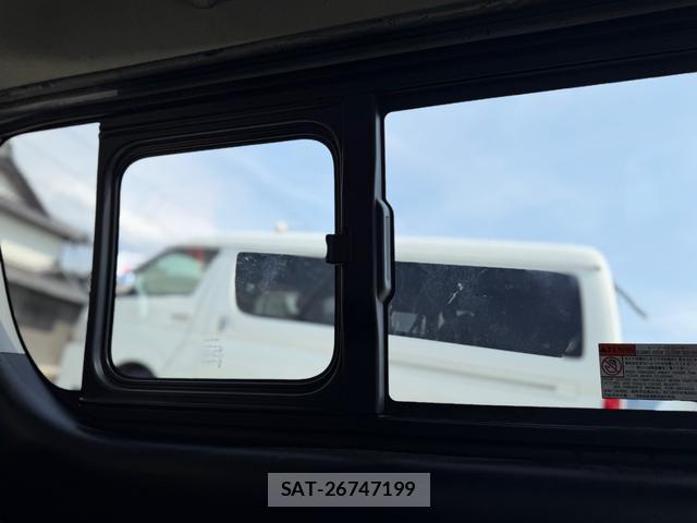 Toyota HIACE VAN 2014-06 8006032-18