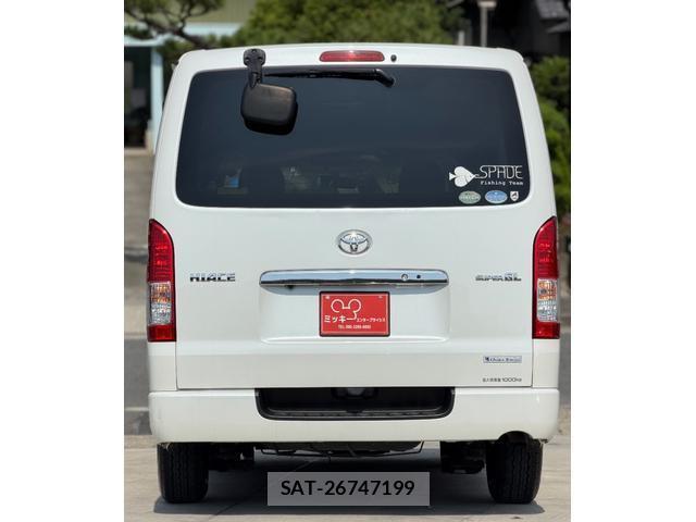 Toyota HIACE VAN 2014-06 8006032-3