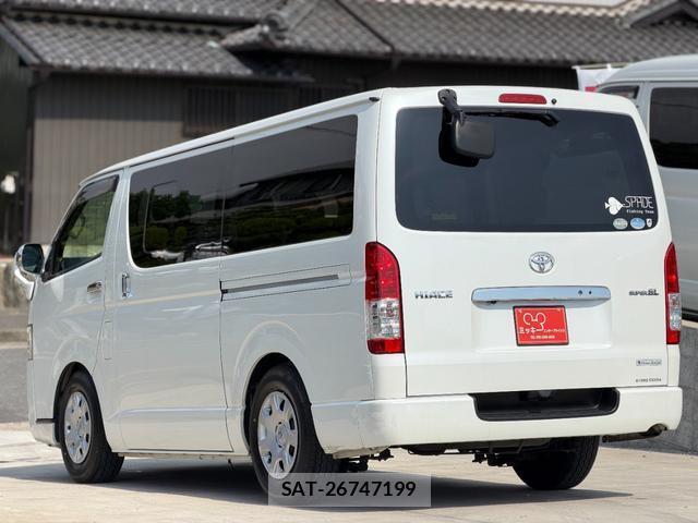 Toyota HIACE VAN 2014-06 8006032-4