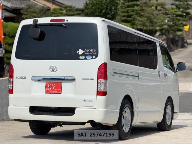 Toyota HIACE VAN 2014-06 8006032-5