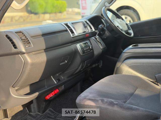 Toyota HIACE VAN 2014-01 8006034-17