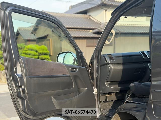Toyota HIACE VAN 2014-01 8006034-18