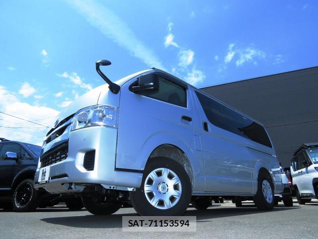 Toyota HIACE VAN 2026-03 8007269-2