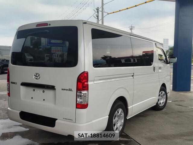 Toyota HIACE VAN 2019-03 8007492-12