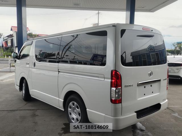 Toyota HIACE VAN 2019-03 8007492-13