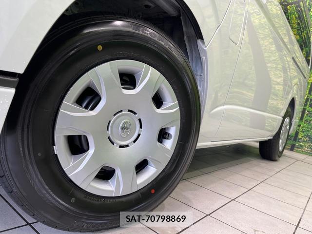 Toyota HIACE VAN 2026-03 8007876-12