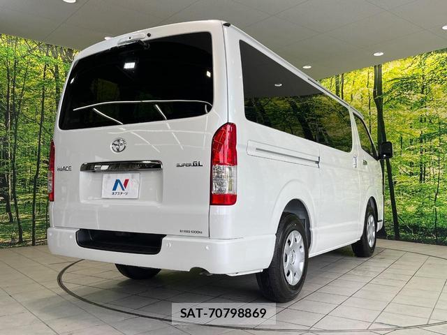 Toyota HIACE VAN 2026-03 8007876-16