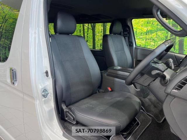 Toyota HIACE VAN 2026-03 8007876-7