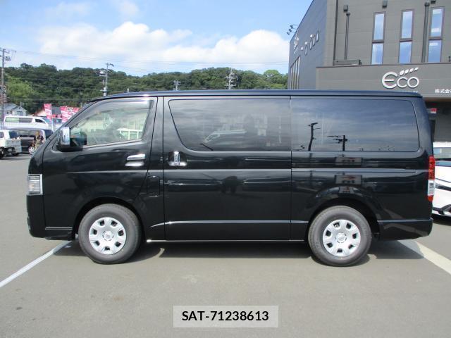 Toyota HIACE VAN 2026-06 8008505-11