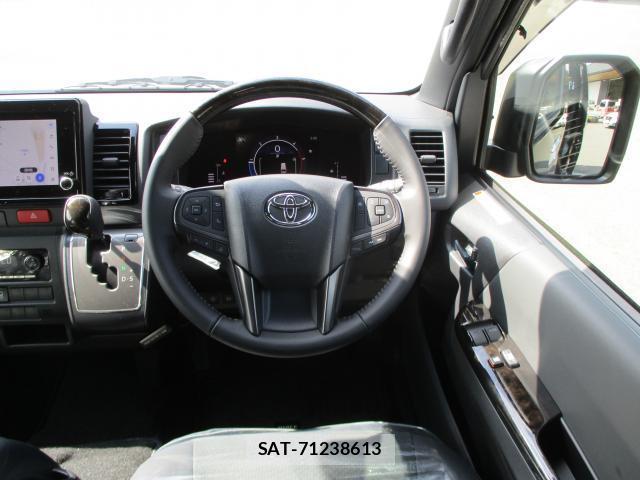 Toyota HIACE VAN 2026-06 8008505-13