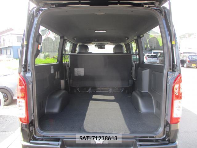 Toyota HIACE VAN 2026-06 8008505-17