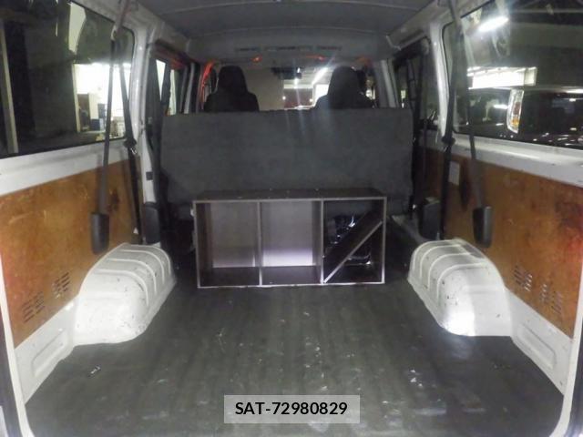 Toyota HIACE VAN 2020-06 8008863-2