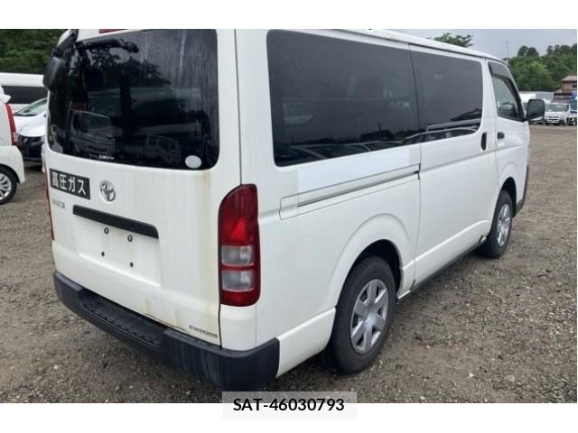 Toyota HIACE VAN 2016-06 8009000-1